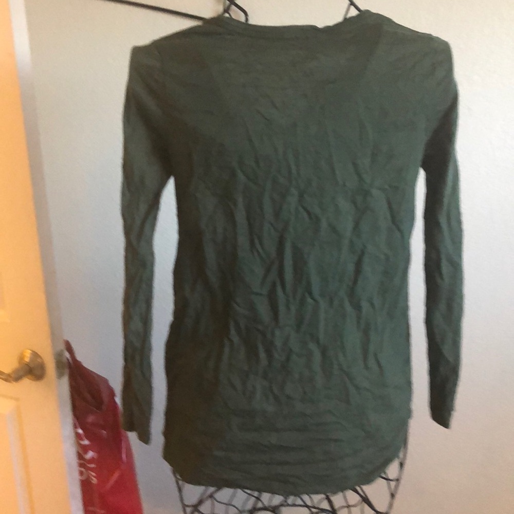 A new day  green v neck tee - Picture 4 of 5